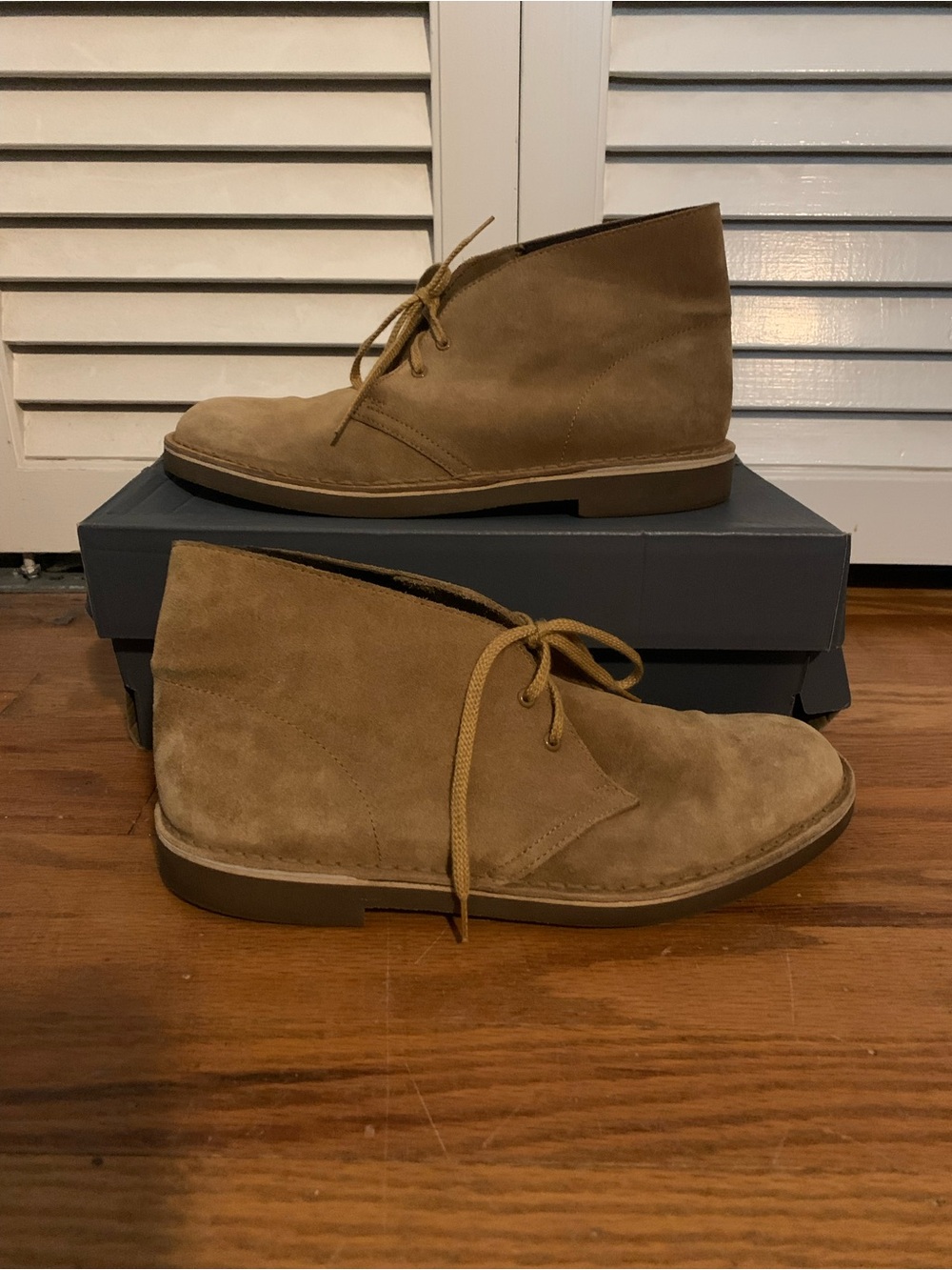 Clarks Men's Suede Chukka Boots — Tan